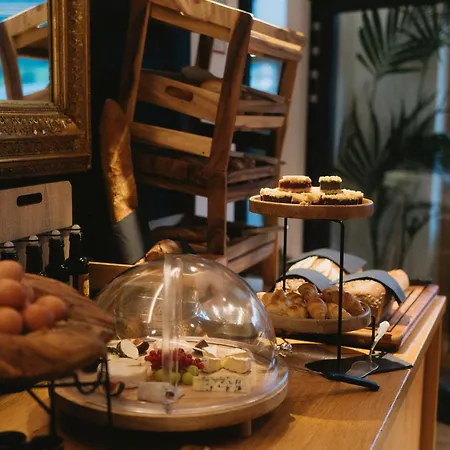 Boutique Coburg 斯拉德明